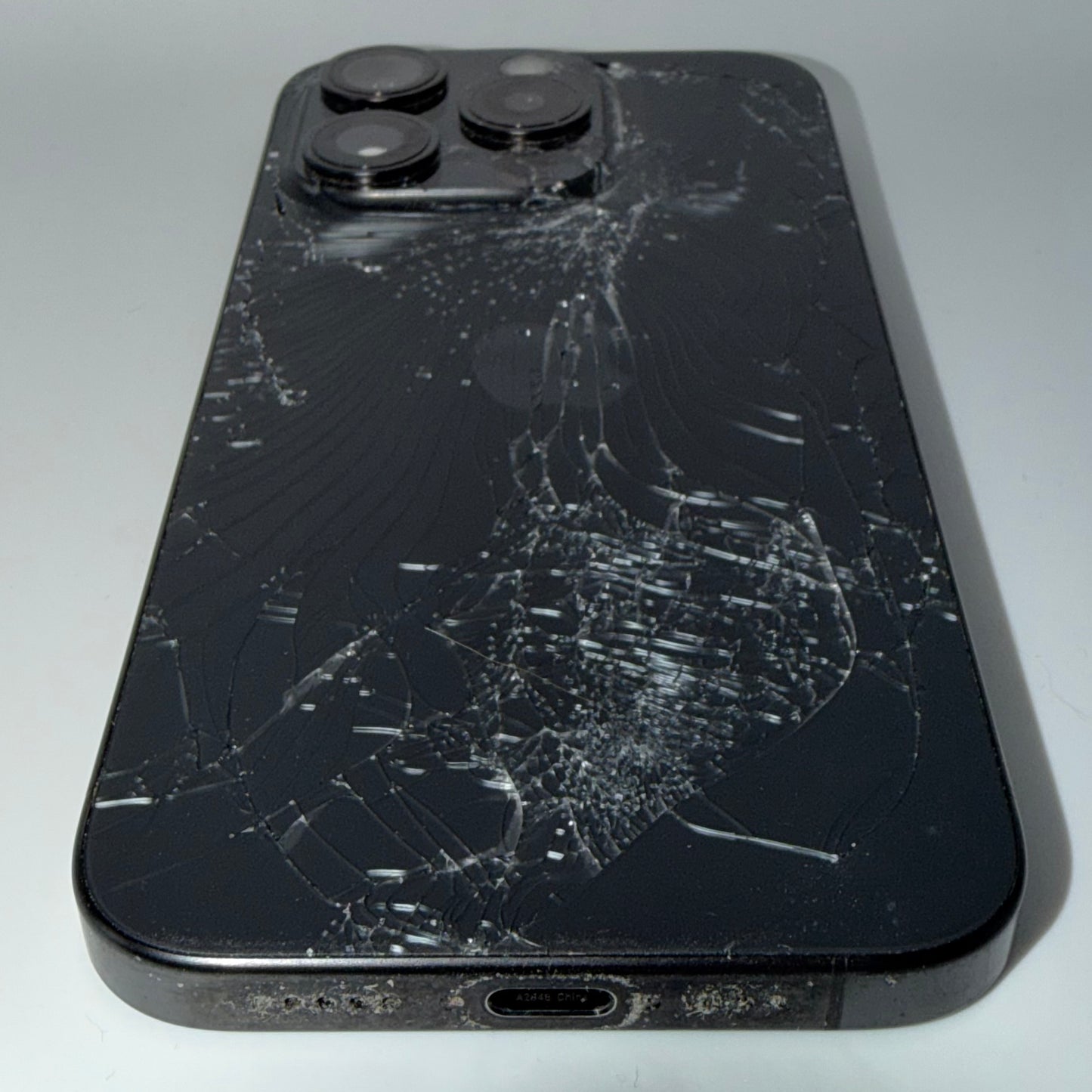 Broken Unlocked iPhone 15 Pro 256GB MTQR3LL/A READ