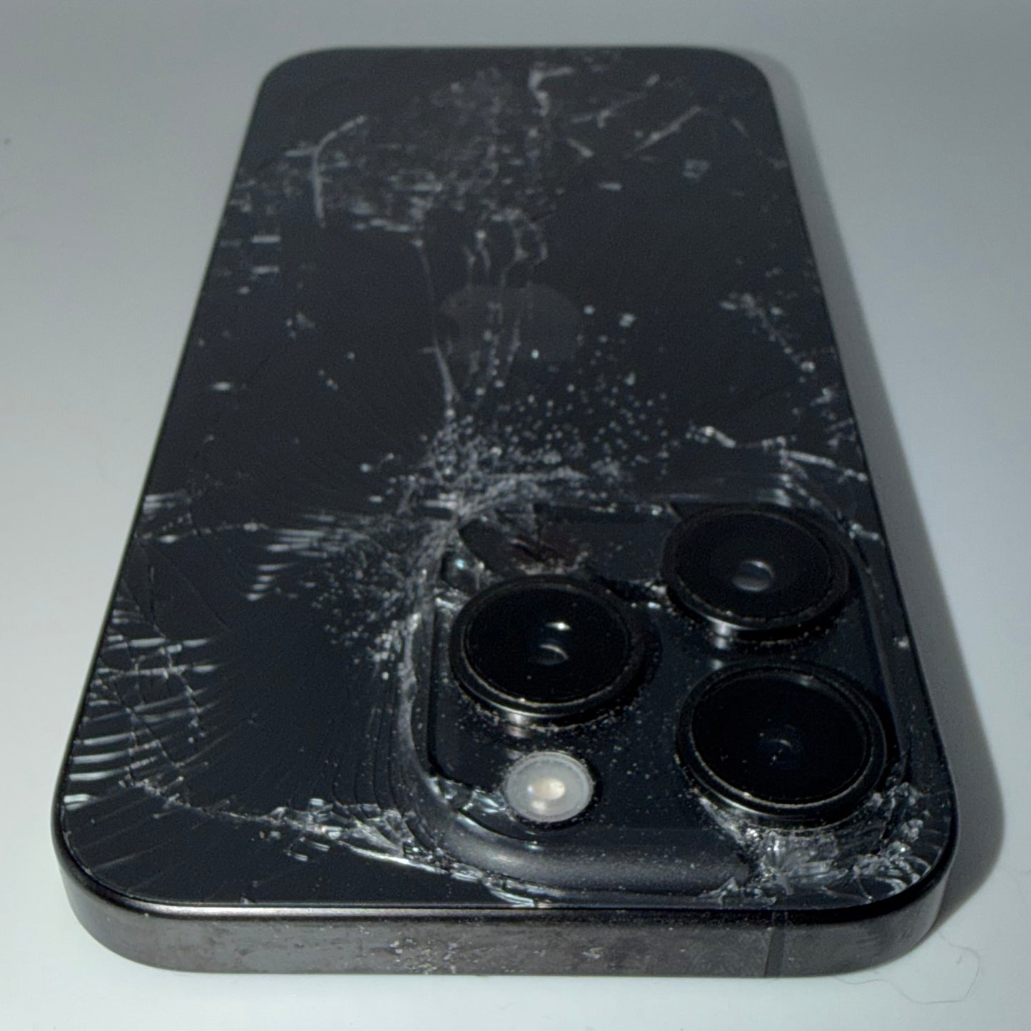 Broken Unlocked iPhone 15 Pro 256GB MTQR3LL/A READ