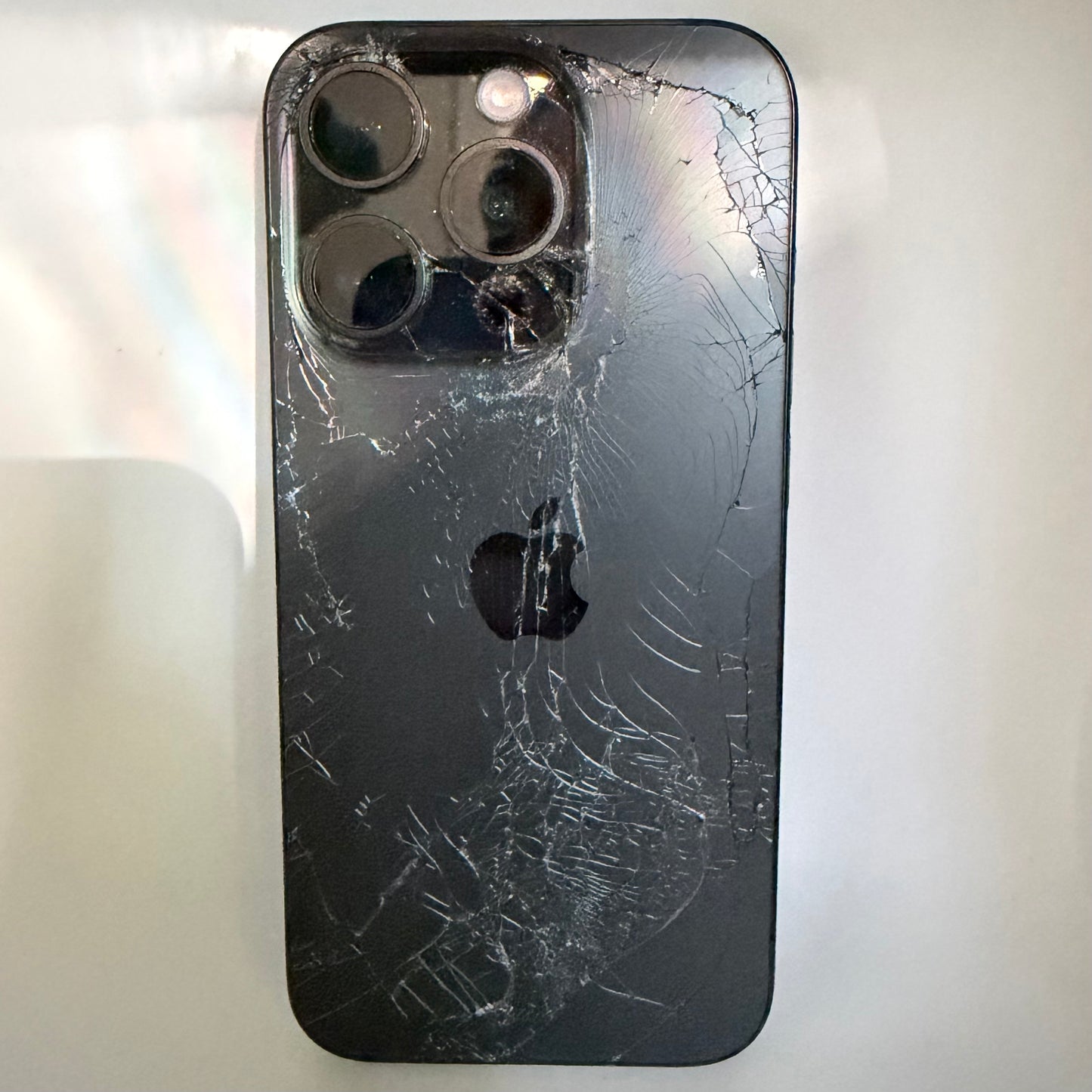 Broken Unlocked iPhone 15 Pro 256GB MTQR3LL/A READ