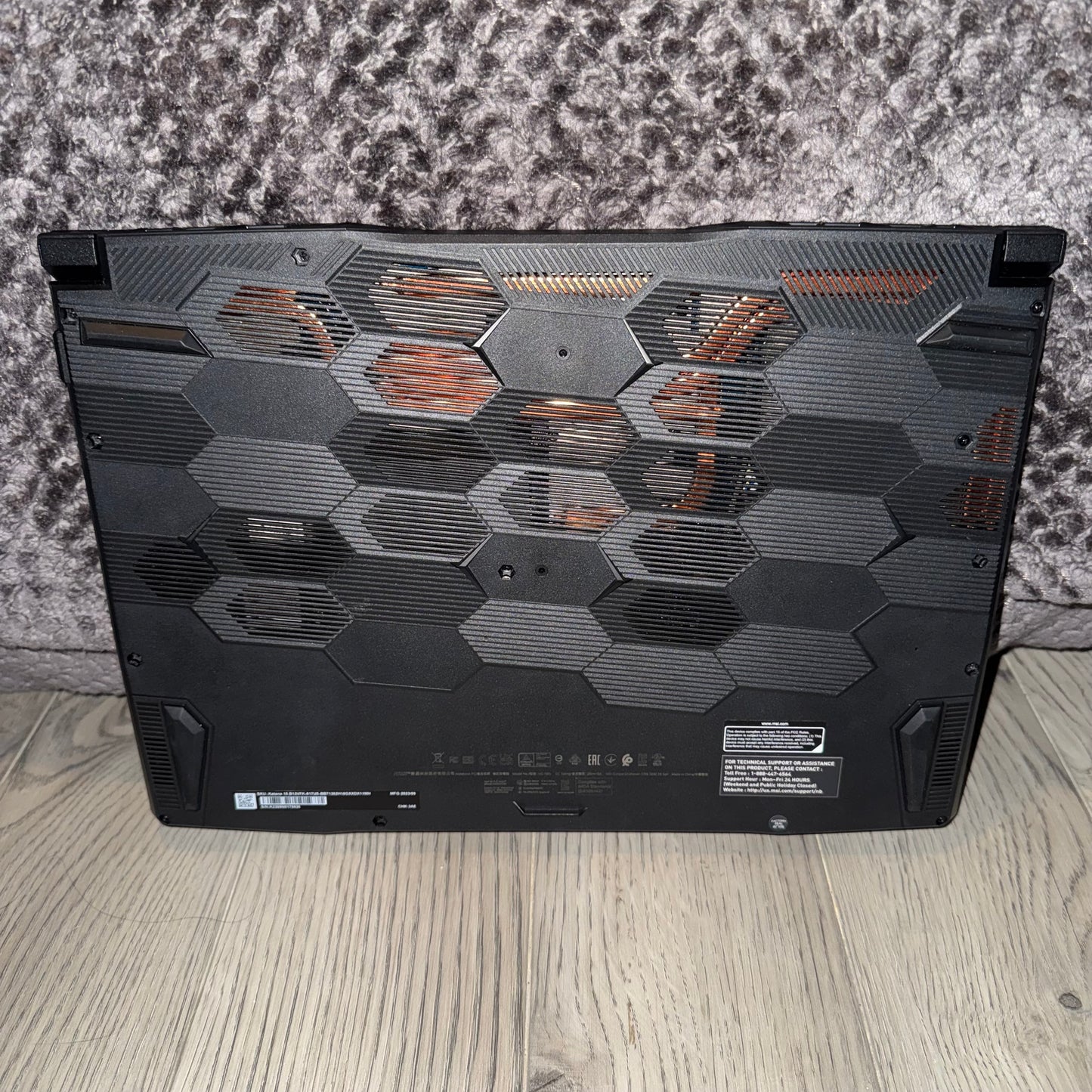 MSI Katana 15 B13VFK 15.6" i7-13620H 16GB RAM 1TB SSD NVIDIA RTX 4060 Laptop